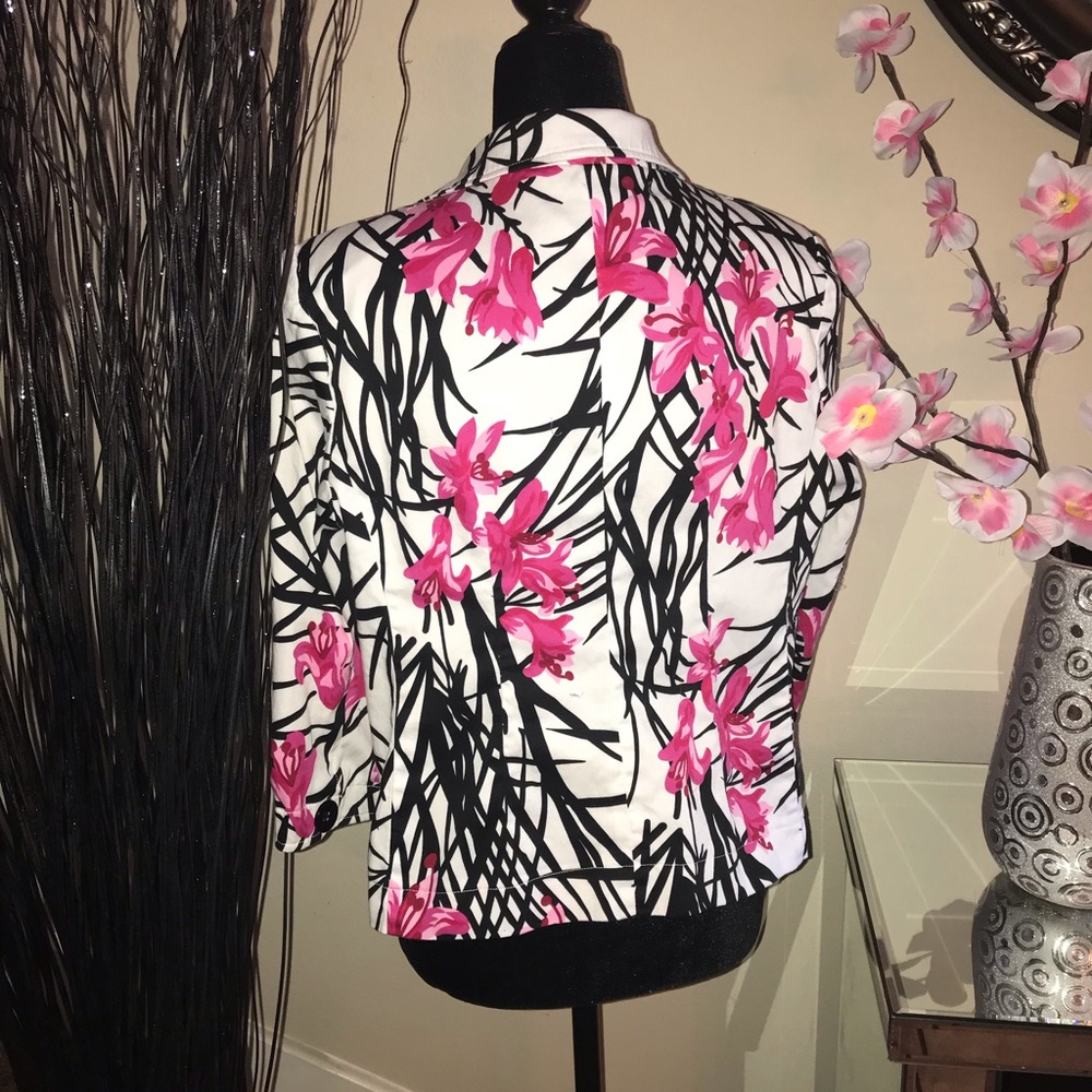 Women’s Notations Sports Floral Jacket - Picture 5 of 5